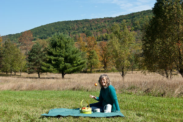 Peggy Tossing Apple peggy tossing apple